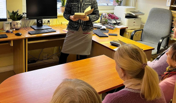 V. Mykolaičio-Putino eilės Neveronių bibliotekoje