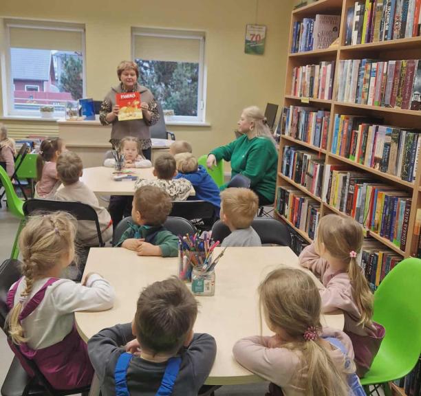 Lapkričio mėnesio veiklos Karmėlavos bibliotekoje.