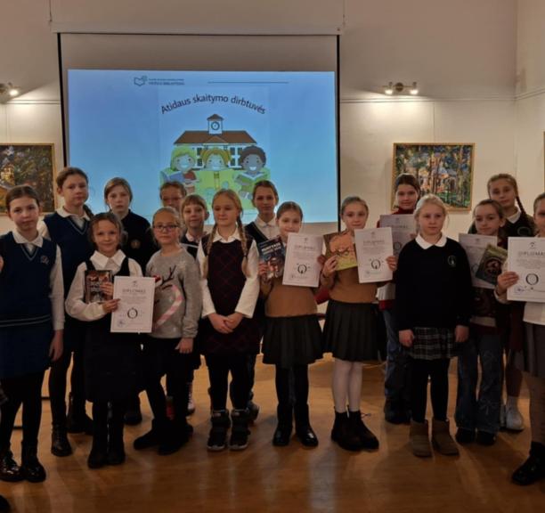 „STEAM kodas: skaitau, analizuoju, kuriu“ – projektas, jungiantis skaitymą ir kūrybą!