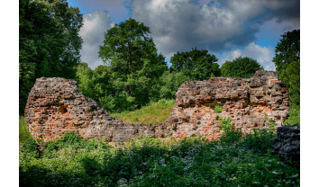 Lapių pilis, Lapių sen.